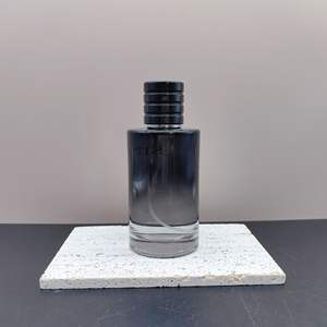 قبعة مغناطيسية سوداء عالية الجودة FEA15 مع ياقة كبيرة لزجاجة عطر مستحضرات التجميل - Product Image 4