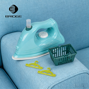 2-14 साल की उम्र के लिए बच्चों के ब्लू मिनी आयरन खिलौने सिलिकॉन और प्लास्टिक सामग्री को बैटरी की आवश्यकता नहीं - Product Image 6