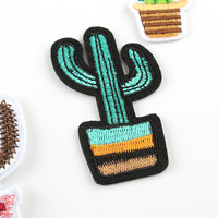Badge brodé Cactus et Plante succulente, Applique thermocollante Fleur de plante du désert pour vêtements d'été, sacs, décoration nature DIY