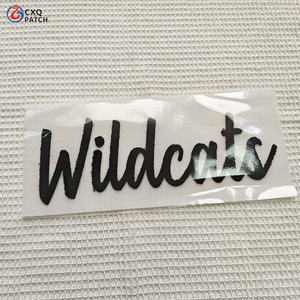 Yeni Tasarım Özel Toptan Kolej Futbol Takımı Harfleri Logosu Kürklü Tüylü Şönil Isı Transferi Yamaları Giysiler İçin Ütüyle Yapıştırılır - Product Image 4