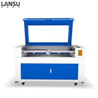 Machine de découpe laser CO2 automatique 80/100/130W 800*800 de grande portée pour tissu, cuir, bois, acrylique avec support IA