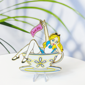 Không có tối thiểu bán buôn biểu tượng tùy chỉnh tưởng tượng vàng mạ kim loại ve áo pins công chúa cứng men <span class=keywords><strong>Pin</strong></span> - Product Image 6