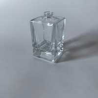 Bouteille de parfum de luxe moderne 50ml sous-paquet de voyage personnalisé bouteille en verre avec bouchon