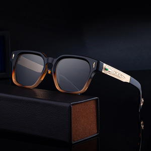 Lunettes de soleil carrées de luxe pour hommes, monture noire, verres PC UV400, monture en plastique et métal, emballage en boîte ZS-98394 - Product Image 1