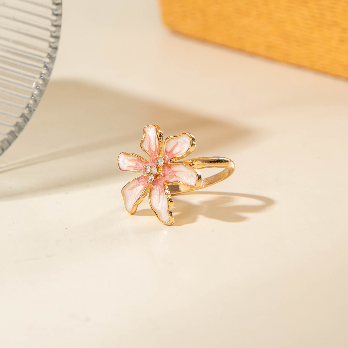 R082-8 Pink White