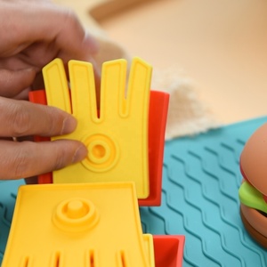 Offre Spéciale jouets empilables en silicone sans BPA <span class=keywords><strong>Puzzle</strong></span> éducatif inspiré par Hamburger frites pour enfants modèle dans un emballage en boîte - Product Image 4