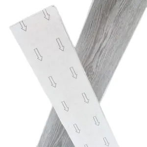 Plancher en plastique résistant à l'usure de PVC de plancher de grain en bois auto-adhésif avec le certificat de la CE
