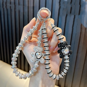 Cordones <span class=keywords><strong>para</strong></span> teléfono inteligente con purpurina y cuentas, correa de muñeca con dijes de cristal y osito de peluche de diamantes de imitación <span class=keywords><strong>para</strong></span> funda de móvil - Product Image 4