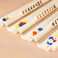 Penyangga Mahjong Amerika Miracle 4-Pack |   Rak PS Transparan Ramah Lingkungan 2-in-1 Ukuran 17,5 Inci |   Set Pendorong Warna-warni untuk 4 Orang