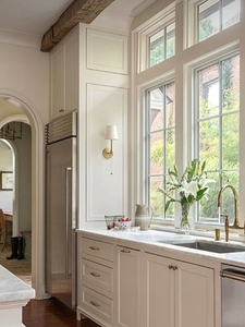 Muebles de Cocina de Estilo Tradicional de Lujo, Color Blanco, Impermeables, Juego de Armarios de Madera Maciza para Apartamento - Product Image 3