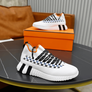 Chaussures de sport dynamiques pour hommes à amorti optimal, en daim mélangé de qualité supérieure, avec structure ventilée pour un confort réactif du pied - Product Image 1