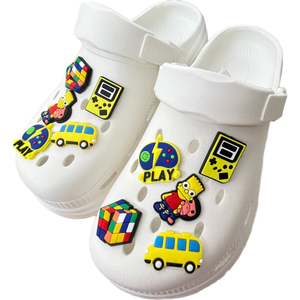 Breloques décoratives en PVC souple pour sabots Crocs, moulées par injection, série dessin animé, détachables, à trous décoratifs, très vendues - Product Image 5