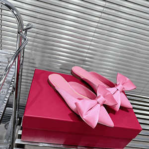 รองเท้าส้นเตี้ยแบบสวมปลายแหลมประดับโบว์ขนาดใหญ่สำหรับผู้หญิง สวมใส่สบายๆ ในชีวิตประจำวันและสไตล์สตรีทวาเลนติโน - Product Image 4
