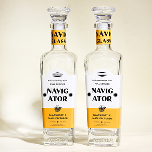 Fabricante al por mayor botella de vidrio de fondo cuadrado redondo para licor de <span class=keywords><strong>mezcal</strong></span> gin Ron whisky 700ml 750ml con tapa de vidrio - Product Image 1