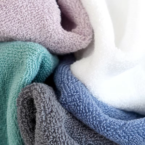 Ensemble de serviettes de bain en coton biologique pur, absorbant, doux, tissé, motif damassé de luxe, antibactérien, broderie hôtelière - Product Image 2