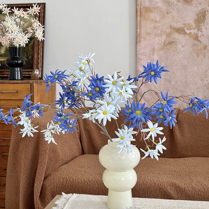 Bouquet de marguerites artificielles en soie, haute simulation, pour décorations de maison et de mariage - Product Image 1