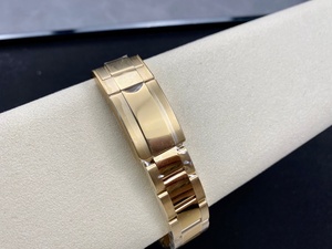 Un designer de haut niveau crée une montre mécanique automatique de luxe pour hommes avec un cadran de 36 mm. Montre mécanique de marque de mode. - Product Image 4