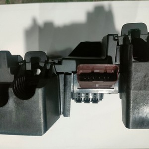 Portafusibles YL01741480 9675350380 para Peugeot 308S 408 4008C4 Picasso, Plástico, Latón, Hierro Galvanizado - Product Image 4