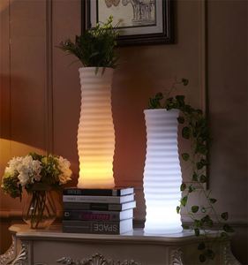 Đèn bàn hình nón <span class=keywords><strong>pyrometric</strong></span> dạ quang Đèn bàn hình tứ giác kim tự tháp RGBW thay đổi màu sắc đèn trang trí - Product Image 6