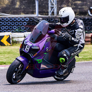 สกูตเตอร์ไฟฟ้า2000W <span class=keywords><strong>แบ</strong></span><span class=keywords><strong>ต</strong></span>เตอรี่72V พร้อม NFC สกู๊<span class=keywords><strong>ต</strong></span>เตอร์ EV - Product Image 2