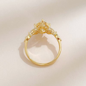 Anello Solitario da Donna con Diamante Coltivato in Laboratorio Taglio Marquise Grande Carato, Placcato Oro Giallo 18K, per Fidanzamento e Matrimonio, di Lusso - Product Image 3