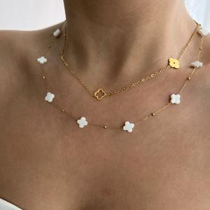 Collar de mujer estilo dinero antiguo de Venta caliente-Acero inoxidable chapado en oro de 18 quilates, colgante de trébol, en capas y Premium - Product Image 2