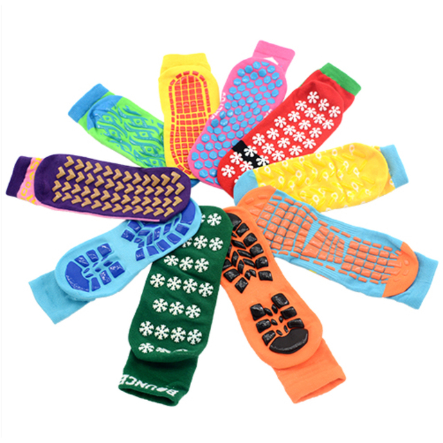 OEM Bulk Custom Logo Trampoline Park Socks Indoor Playground Anti Slip Grip Jump Socks