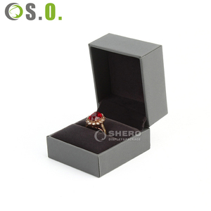 Boîte à bijoux en papier imitation cuir gris de haute qualité, vente en gros, emballage cadeau de mariage personnalisé - Product Image 1
