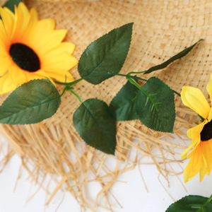 Guirnaldas de girasoles artificiales Xinchengzhi, 10, 17, 45 cabezas, tira de flores decorativas para decoración de paredes interiores - Product Image 3
