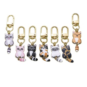 سلسلة مفاتيح مخصصة من المينا للرجال-تصميم قطة كرتوني لطيف من الفولاذ المقاوم للصدأ مثالي للحقائب والسيارات والأزواج شعار شخصي - Product Image 1