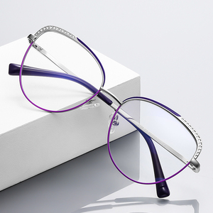 <span class=keywords><strong>Gafas</strong></span> de Computadora con Protección Anti Luz Azul, Diseño Retro Clásico de Alta Gama, Montura Metálica Ligera con Tallado Hueco para Mujer - Product Image 1