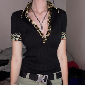 T-shirt à manches courtes en maille à imprimé léopard à col en V tendance pour filles, coupe ajustée, polyvalent, coupe ajustée - Product Image 1