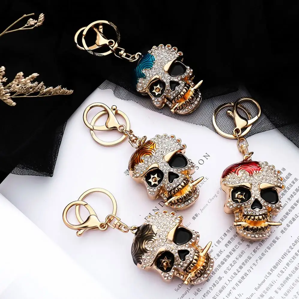 Punk Style métal crâne porte-clés 3D créatif strass incrusté cristal porte-clés diamant halloween porte-clés voiture sac pendentif