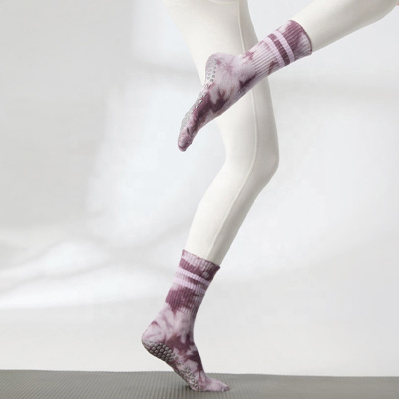4 Pairs Women Tie Dye Yoga Socks With Grips Non Slip Grip Crew Socks Colorful Gr 68574d6627539db0a5d39c6e