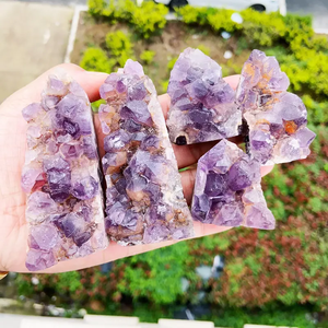 Cụm tinh thể tháp thạch anh tím đang phát triển khác nhau với số lượng lớn, thích hợp để trang trí nhà và hoàn hảo như lựa chọn quà tặng - Product Image 3