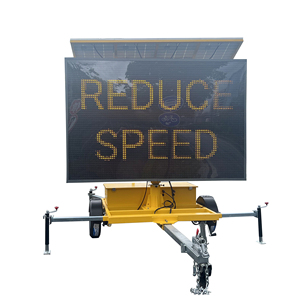 Panneau de signalisation routière solaire OEM, écran LED mobile, panneau à messages variables, remorque de signalisation routière - Product Image 3