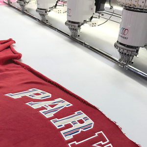 Machine à broder industrielle de haute précision à 10 aiguilles et 20 têtes, idéale pour les casquettes, les tissus épais et les feuilles – Fabricant de premier plan - Product Image 1