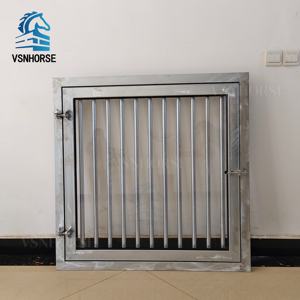 หน้าต่างม้าเหล็กชุบสังกะสีเสริมกระจกนิรภัยหน้าต่างยุ้งฉางม้าที่มีช่องระบายอากาศ - Product Image 3