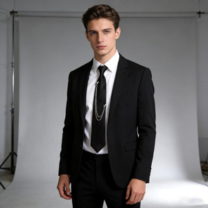 เนคไทผู้หญิงแบบไม่ต้องผูก สีแดงดำ โซ่โลหะ สไตล์พังก์ เครื่องประดับชุดยูนิฟอร์ม ผ้าโพลีเอสเตอร์ - Product Image 4