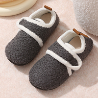 Chaussures décontractées confortables en peluche artificielle tendance de style hivernal pour hommes et femmes