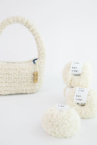 Fil à tricoter en gros Bohwool (50g) – Chenille douce et moelleuse, mélange laine, alpaga, acrylique, nylon – Origine Corée du Sud - Product Image 2