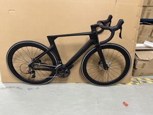 Vélo de route en <span class=keywords><strong>fibre</strong></span> de carbone R10pro 700C, 22 vitesses, frein à disque hydraulique, roues en carbone de 50 mm, 9,2 kg, aérodynamique, course - Product Image 1