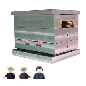 Moulage par injection de figurines miniatures en polypropylène à faible volume - Product Image 1