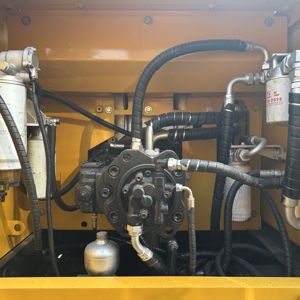 Excavatrice sur chenilles Volvo EC240 d'occasion à bas prix et faible consommation de carburant, moteur Deutz, 24 tonnes, en stock - Product Image 2