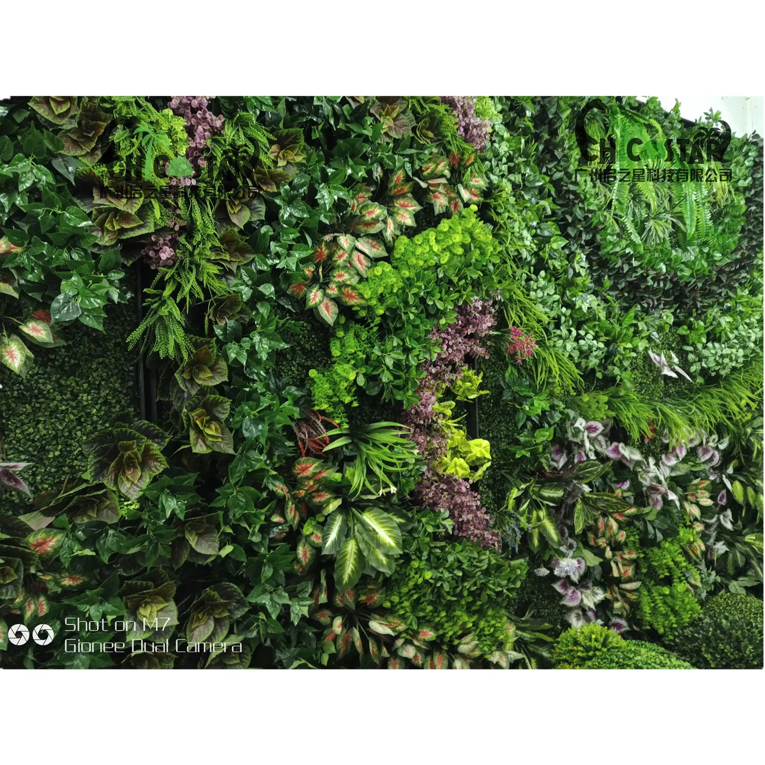 Factory direct customizable artificial indoor outdoor plants living wall vertical green wall for garden