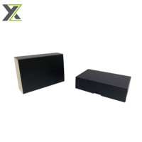 Boîtes en carton personnalisées noires avec couvercle UV, insert en mousse découpé et lamination mate pour emballage d'électronique grand public