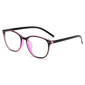 Vente en gros <span class=keywords><strong>de</strong></span> <span class=keywords><strong>lunettes</strong></span> <span class=keywords><strong>de</strong></span> lecture rétro unisexes à verres transparents anti-lumière bleue personnalisées <span class=keywords><strong>avec</strong></span> monture PC noire pour le <span class=keywords><strong>travail</strong></span> - Product Image 2