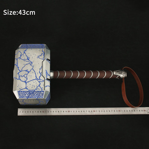 Marteau de <span class=keywords><strong>Thor</strong></span> en métal, 3,2 kg, poids équilibré, finition bronze antique, design à bordure de runes nordiques - Product Image 1
