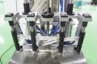 Machine de remplissage de parfum semi-automatique, contrôlée par PLC, à moteur, haute précision, pour bouteilles en verre, idéale pour les petites entreprises