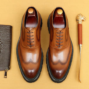 Zapatos de boda con grabado de brocado con plataforma informal de negocios formal de cuero genuino para hombre - Product Image 1